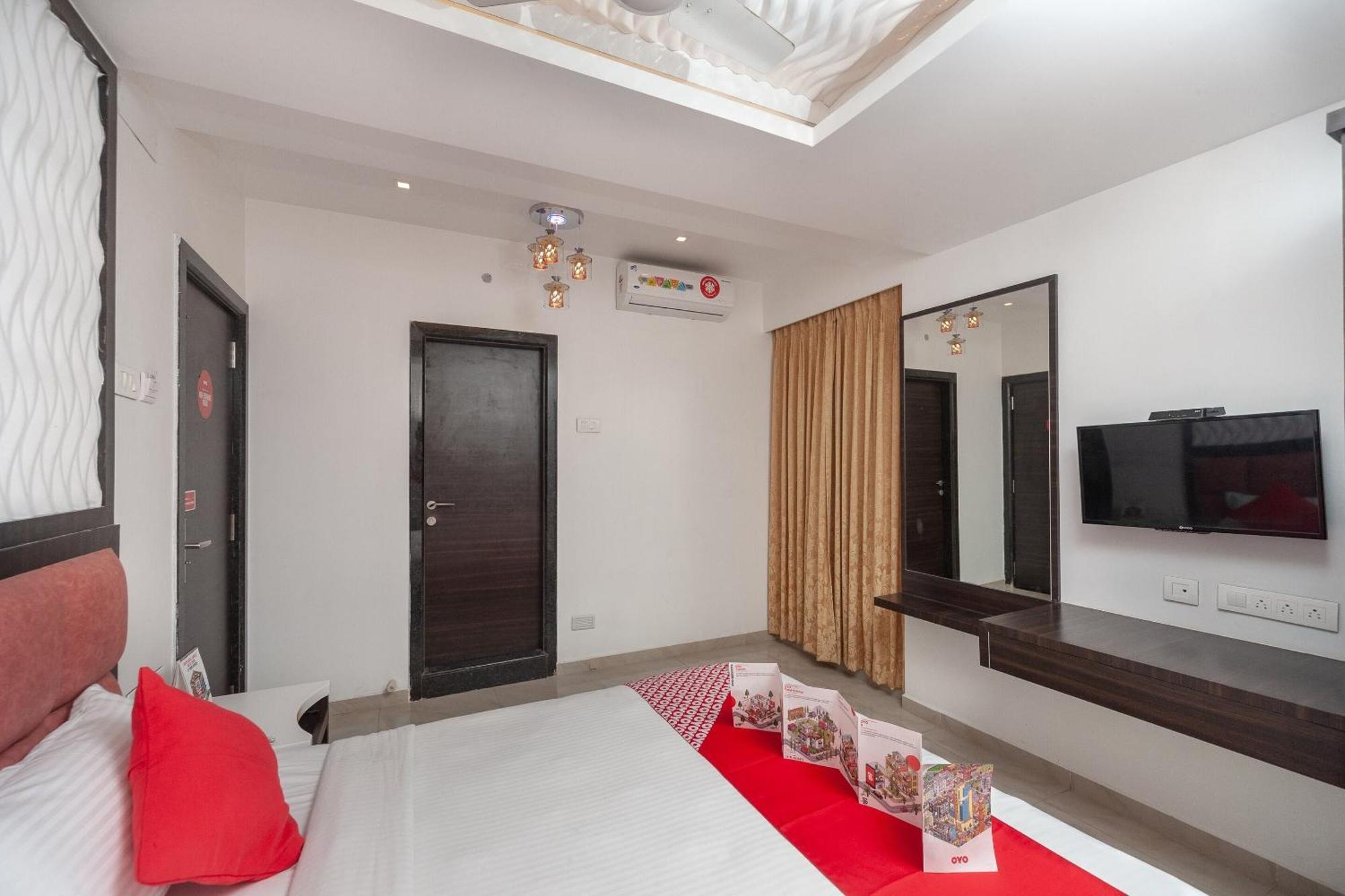 Capital O Admire Suit Hospitality Chennai Esterno foto