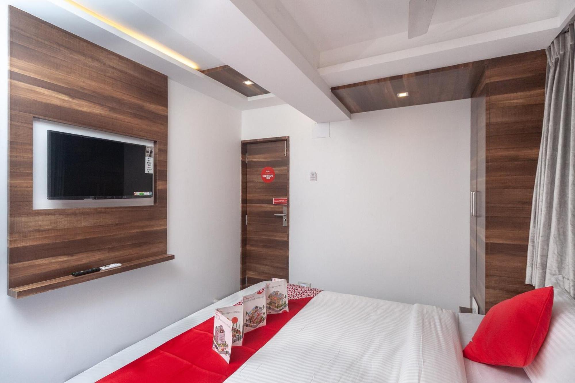 Capital O Admire Suit Hospitality Chennai Esterno foto