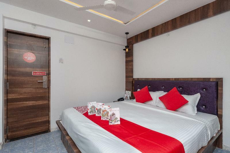 Capital O Admire Suit Hospitality Chennai Esterno foto